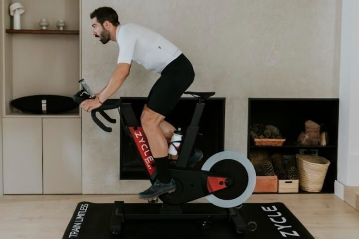 Unlimited indoor cycling with the ZBike 2.0: realism, performance and total connectivity